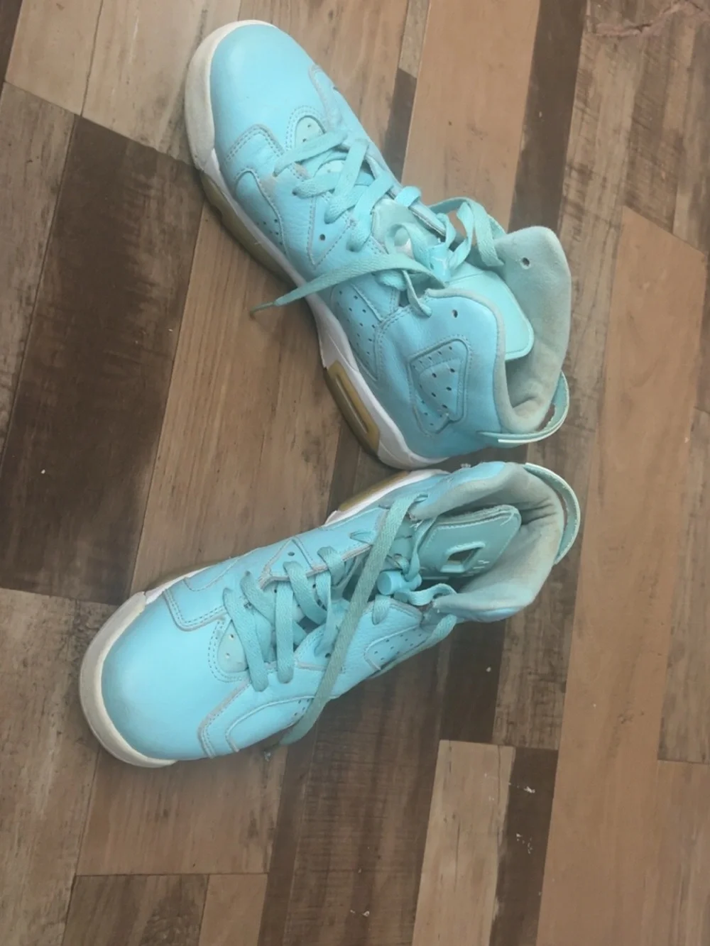Jordan Kids High-Top Sneakers in Light Blue and Gold